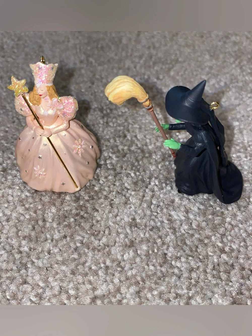 Hallmark Keepsake Ornament Wizard Of Oz Glinda & The Good Wicked Witch 1997